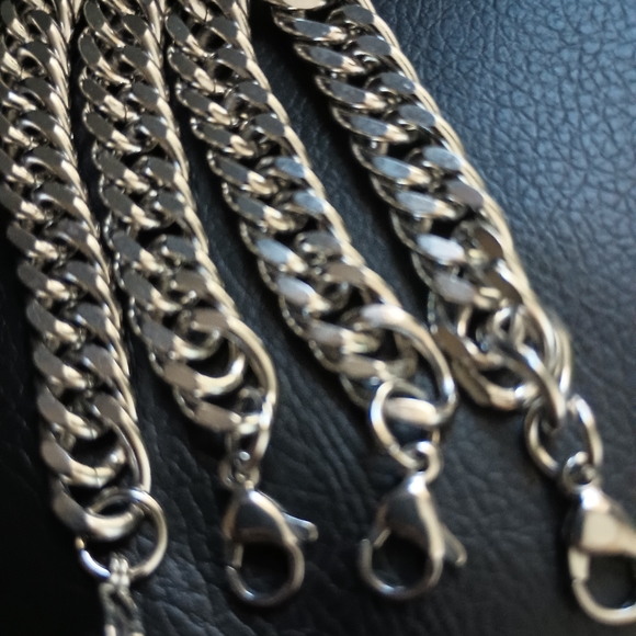 Hot 2 Big Beautiful Cuban Link Men 10mm Silver Bracelets - Picture 5 of 6